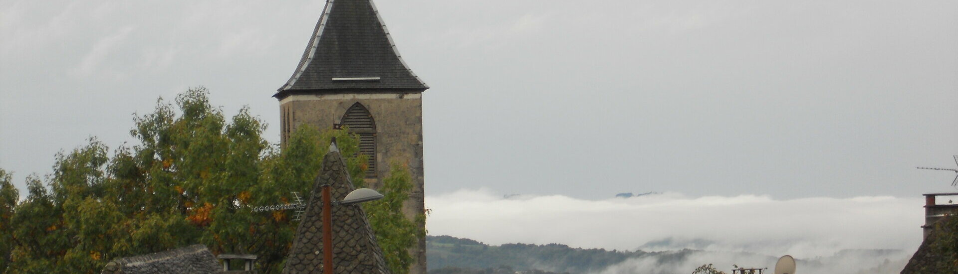 L'Eglise St-Benoit de la Mairie de Cahus dans le lot - 46 